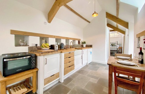 Upton Cheyney Cottage | The Chicken Shed is perfect for a couple.