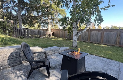 Barrie Apartment | The Chieftain Suite