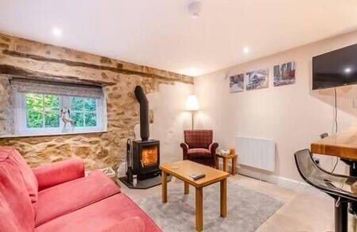 Blaisdon House | The Cider Press, countryside romantic cottage with hot tub
