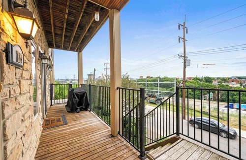 Covington Condo | The Cincy Staycation - City Views