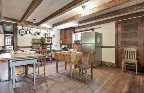 Old North Columbus House | The City Cabin - Unique and Historic!