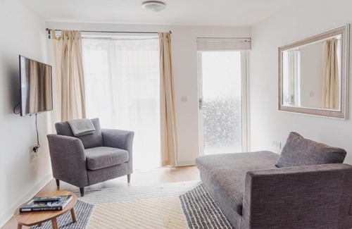 Surrey Docks Apartment | The City Song 1 bedroom apartment in Rotherhithe