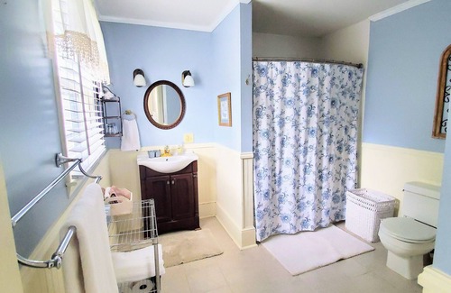 Rocky Mount Bed & Breakfast | The Claiborne Bed and Breakfast