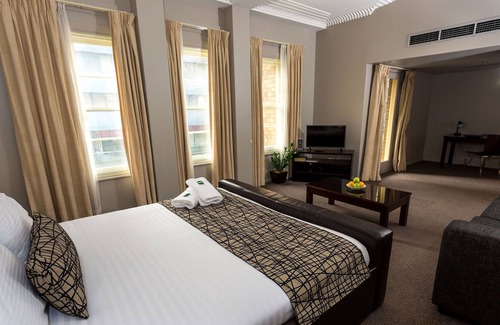 Newcastle Hotel | The Clarendon Hotel