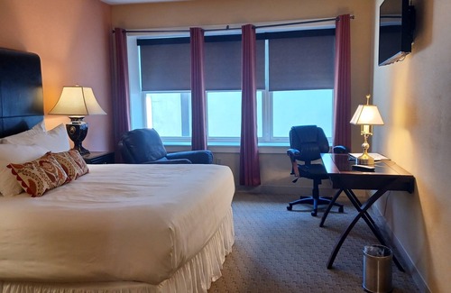 Waukesha Hotel | The Clarke Hotel