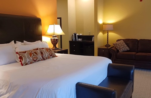 Waukesha Hotel | The Clarke Hotel