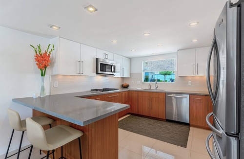 Canyon Corridor Condo | The Cleopatra! Midcentury! Single Story! Private Patio! 2 Beds + Den! Pool! Spa!