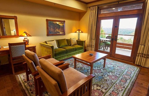 Ridgedale Resort | The Cliffs | Lux Resort | Concierge | Pool
