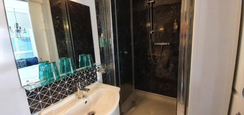 South Shields Bed & Breakfast | The Clifton