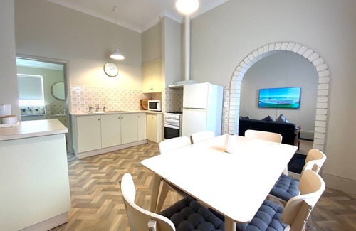 Bunbury Hotel | The Clifton & Grittleton Lodge