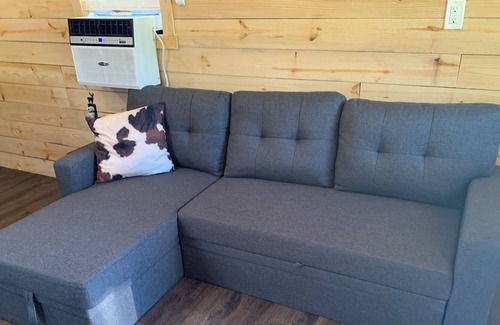 Decaturville RV Rental | “The Clint✨” @ Ripple Valley Farms