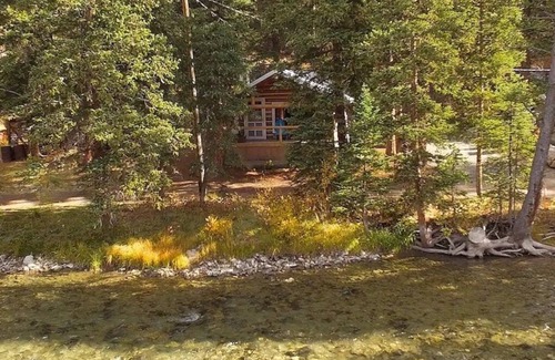 Gallatin Gateway Cabin | The closest you'll get to the Gallatin River
