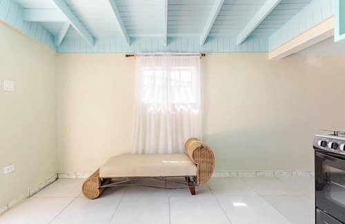 Tower Isle Apartment | The cloud room At Csompo Silver Manor