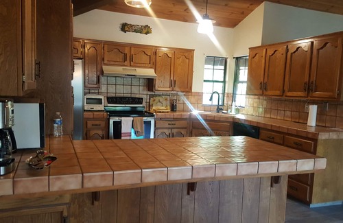 Three Rivers House | "The Clouds River Villa " - Water front paradise 7 miles from Sequoias Gate