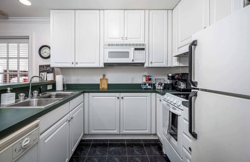 Chapel Hill House | The Clubhouse Hideaway