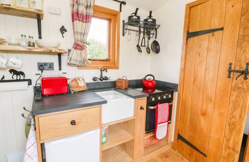 Saint Asaph Cottage | The Clydes