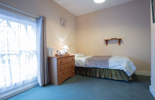 Runnymede Hotel | The Coach and Horses