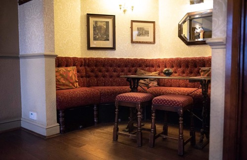 Runnymede Hotel | The Coach and Horses
