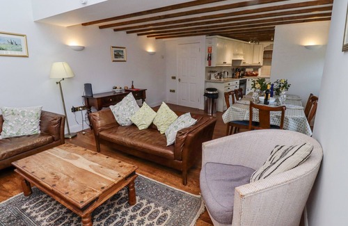 Lowick Cottage | THE COACH HOUSE, pet friendly, luxury holiday cottage in Lowick