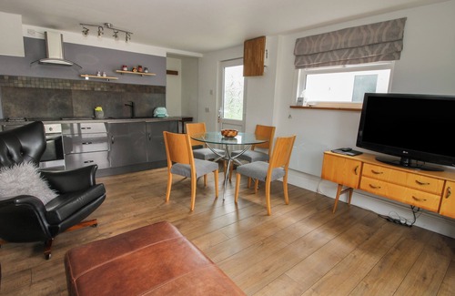 Newcastle-Under-Lyme Cottage | The Coach House