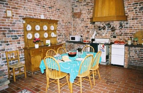 Llanfyllin House | The Coach House at Bryngwyn Hall