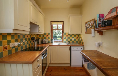 Exmouth Cottage | THE COACH HOUSE, family friendly, with pool in Lympstone