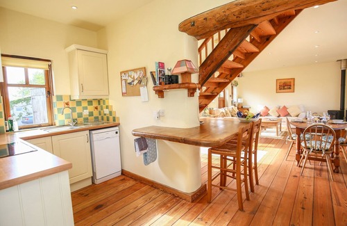 Exmouth Cottage | THE COACH HOUSE, family friendly, with pool in Lympstone