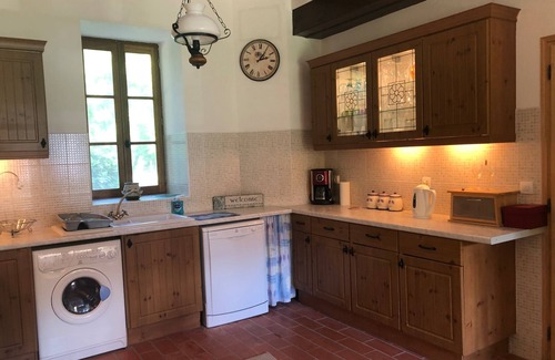 Saint-Mathieu House | The Coach House-3 Bed-2 Bath-Garden-PetsOK-FreeP