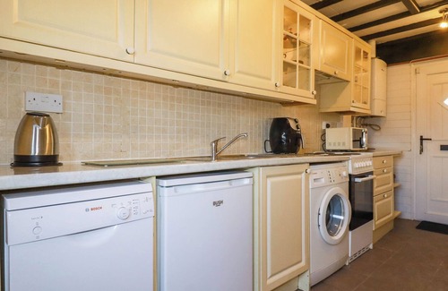 Carnbrea Cottage | THE COACH HOUSE, pet friendly, character holiday cottage in Redruth