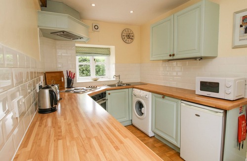 Knowbury Cottage | THE COACH HOUSE, pet friendly, character holiday cottage in Knowbury