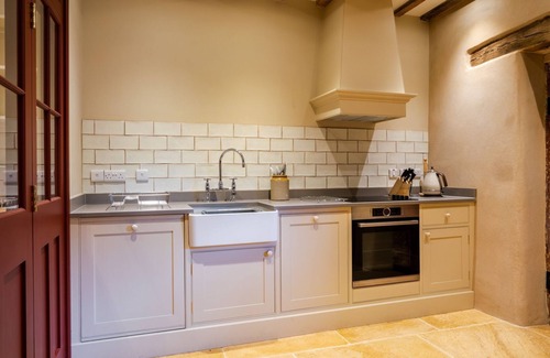Cold Aston Cottage | The Coach House - sleeps 4 guests in 2 bedrooms