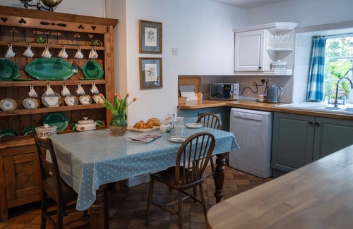 Rhyd-y-clafdy Cottage | The Coach House - sleeps 10 guests in 5 bedrooms