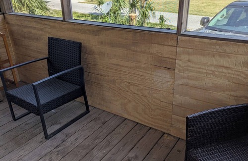 Horseshoe Beach Cabin | The coastal cabin ready for your family, friends, and your furry family members.