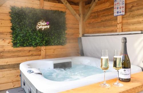 Hornsea House | The Coastal Hideaway