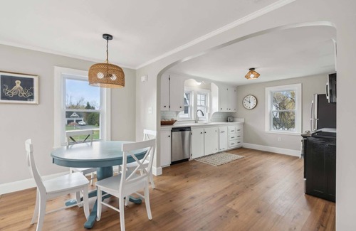 Scarborough Apartment | The Coastal Nest – Stay for 5!