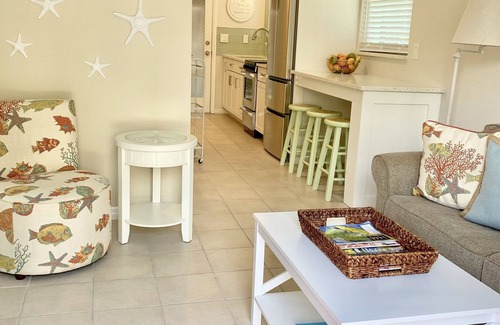 Englewood Cottage | The Coastal Oasis. 8 Mins from Englewood Beach!