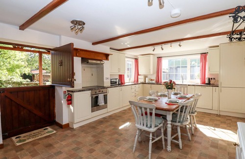 Bere Alston House | THE COBBLES, pet friendly, character holiday cottage in Bere Alston