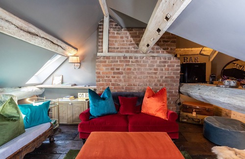 Nantwich Cottage | The Cocktail Lounge - sleeps 2 guests in 1 bedrooms