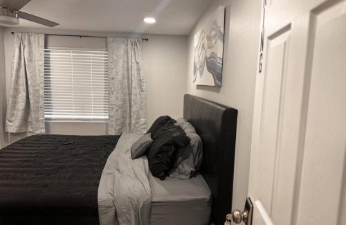 Sanford House | The Coleman King Room