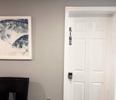 Sanford House | The Coleman King Room