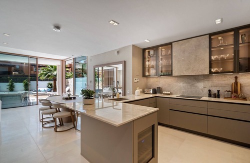 Marbella Ski Chalet | The Collection - 4Bd Townhouse on the Golden Mile!