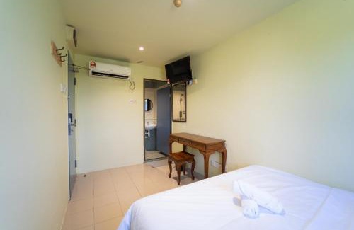 Taman Johor Jaya Hotel | The Colony by Cactus Hotel Dedap