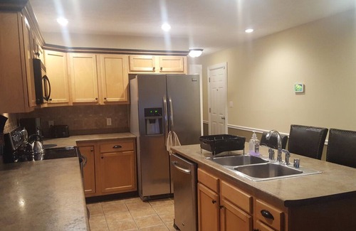 Sloans Valley House | The Colyer Retreat - Beautiful view, a movie theatre, and spacious