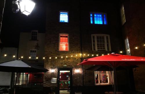 Chester Hotel | The Commercial Bar & Hotel