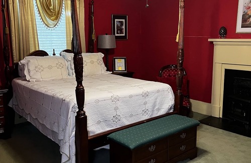 Bainbridge Bed & Breakfast | The Commodore Bed and Breakfast