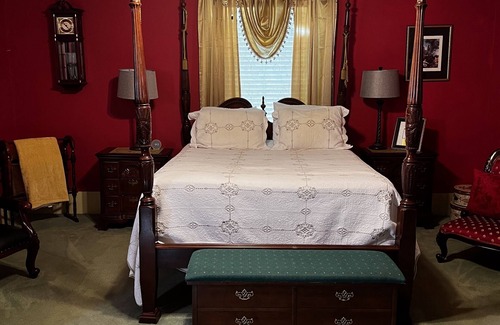 Bainbridge Bed & Breakfast | The Commodore Bed and Breakfast