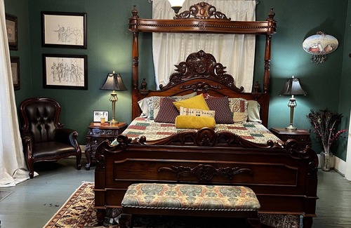 Bainbridge Bed & Breakfast | The Commodore Bed and Breakfast