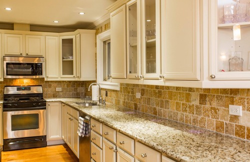 Old Town House | THE COMPOUND Large Exquisite House Private Yard 'Best Location' Well Appointed