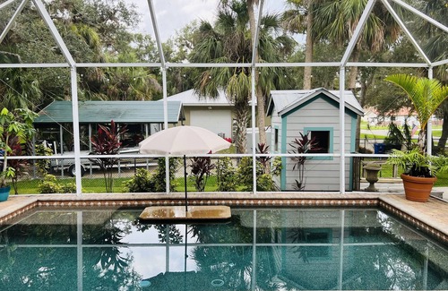 Alva House | The Conch and Cracker Cottage in Alva
