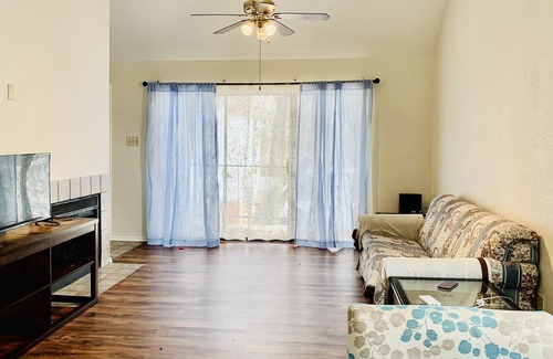 Greater Fondren Southwest Condo | The convenient clean modern Condo